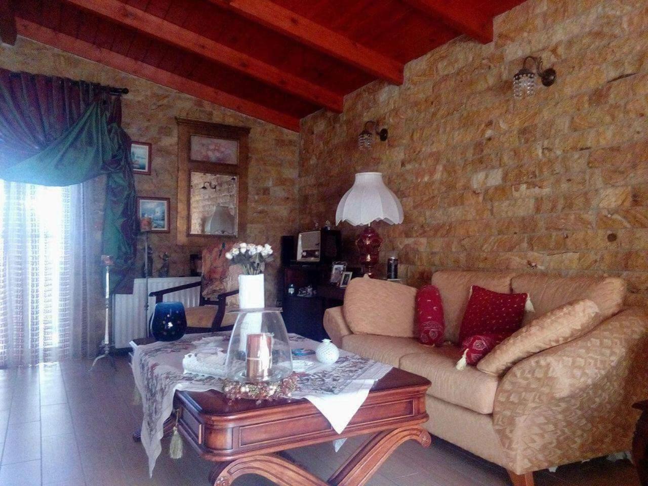Spiti Me Thea Filiatrá Quarto foto